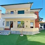 Mbird Rosario Family House