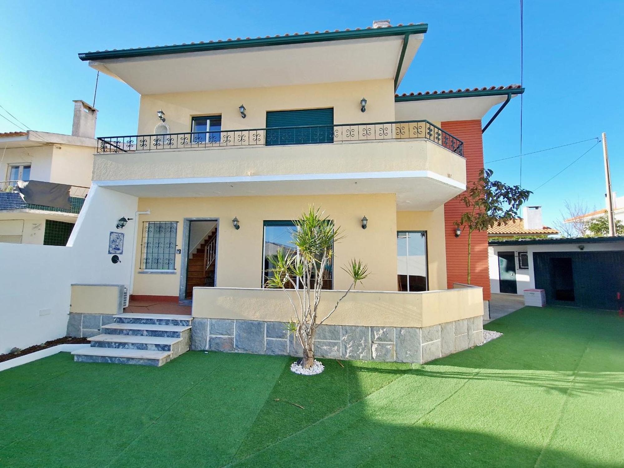 Mbird Rosario Family House Cascais